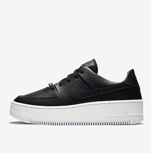 NIKE Air Force 1 black and white size 10 women’s